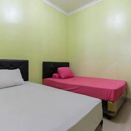 Kostawira Syariah Bintaro Mitra Reddoorz Hotel Mencil Ngoại thất bức ảnh