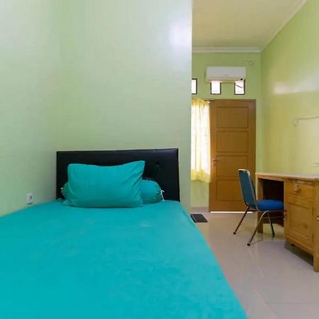 Kostawira Syariah Bintaro Mitra Reddoorz Hotel Mencil Ngoại thất bức ảnh